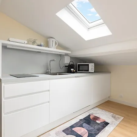 Ideally Located Saint Georges Hypercentre *