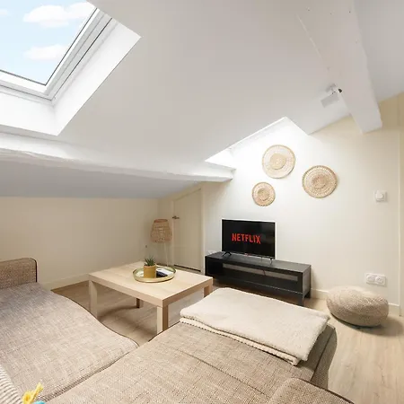 Ideally Located Saint Georges Hypercentre Apartment *